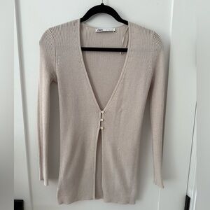 Zara Women's Beige V-Neck - size S